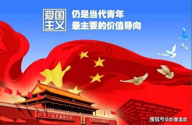救援时尚的女孩
