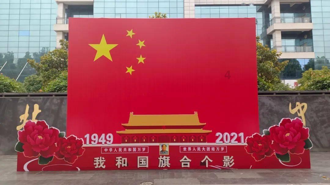 赵丽颖有哪些复古风格的礼服？游戏画面