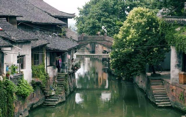 王卫东等市领导看望出席市十七届人大五次会议的代表